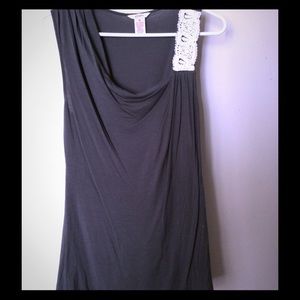 Candie's cute Gray top