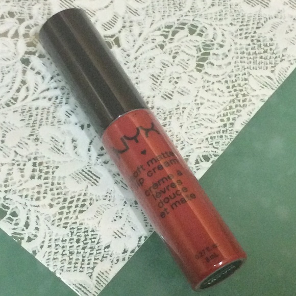 NYX Other - NYX COSMETICS: Soft Matte Lip Cream
(Amsterdam)