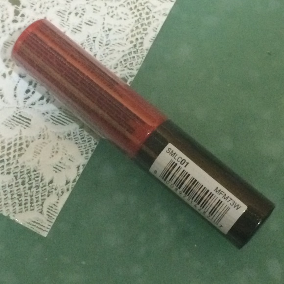 NYX COSMETICS: Soft Matte Lip Cream
(Amsterdam) - Picture 2 of 3