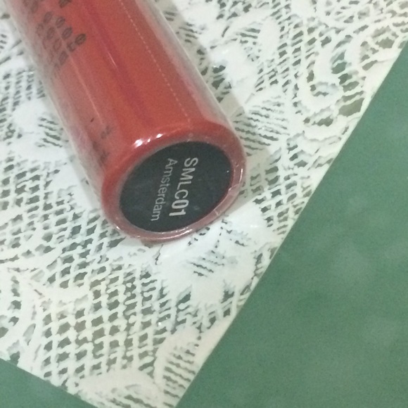 NYX COSMETICS: Soft Matte Lip Cream
(Amsterdam) - Picture 3 of 3