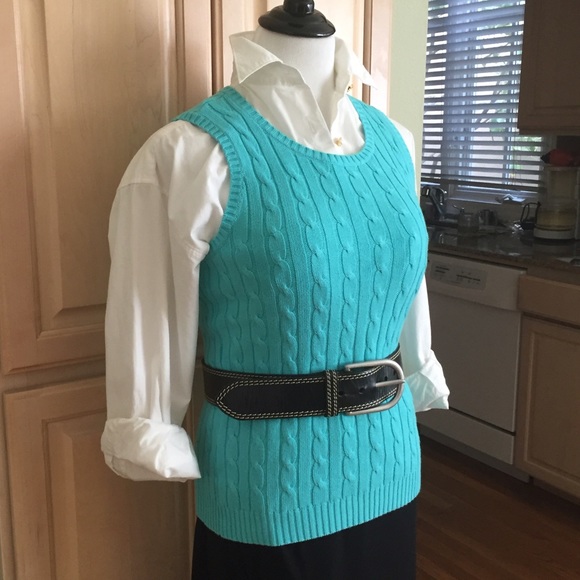 Super cute minty green vest 🎉🐠🎉