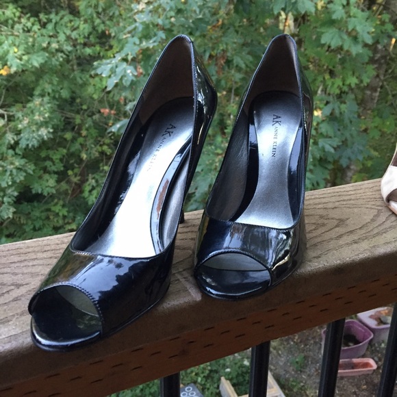 Black peep toe heel