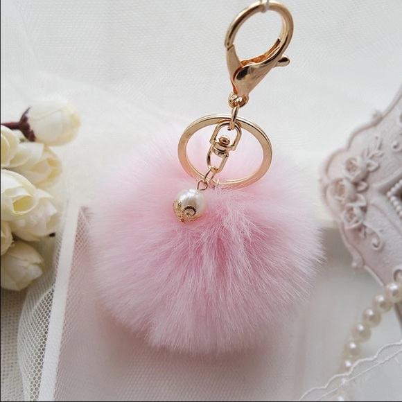 ✨ Pink Faux Fur Key Chain ✨ - Picture 2 of 3