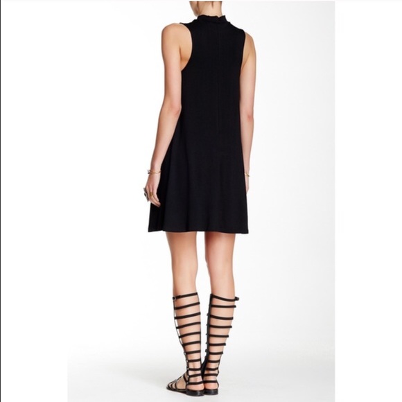 HP • Black Shift Dress // Last One - Picture 4 of 5