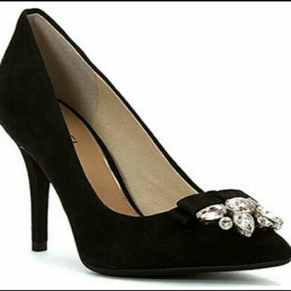 MICHAEL KORS?Felicity Embellished Suede Pump 7M