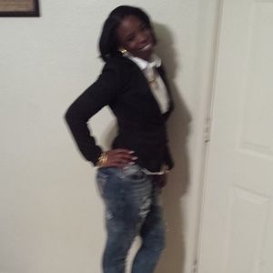 Meet your Posher, Kendra