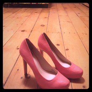 Pour La Victoire coral leather pumps 8 heels pink
