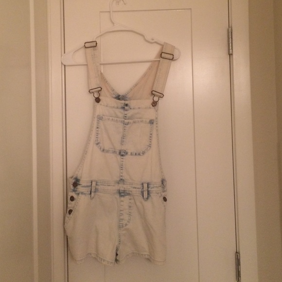 Short overalls