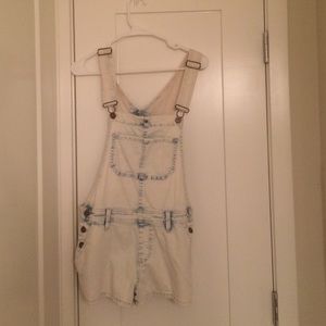 Short overalls