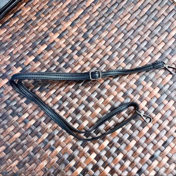 Vintage Small Black Alligator Chain Crossbody Bag - Picture 5 of 7