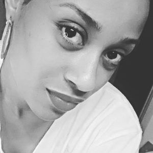 Meet your Posher, Tsia