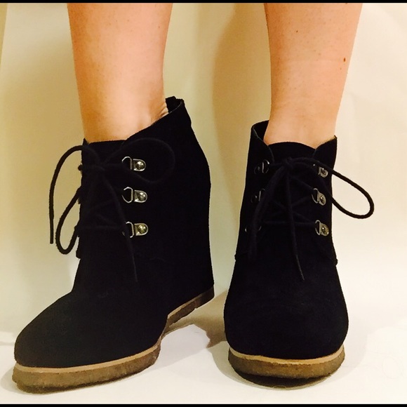 Steve Madden ankle boots.
