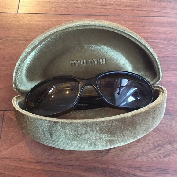 Miu Miu Sanglasses