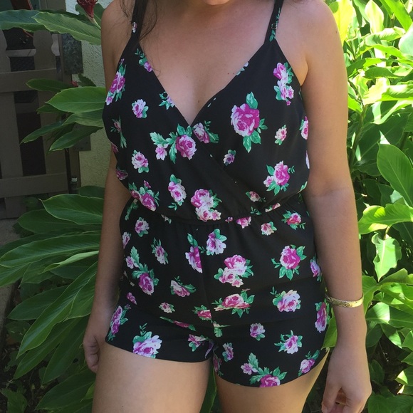 💥price reduced💥Romper with straps