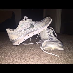 Nike tennis shoes size 7.5