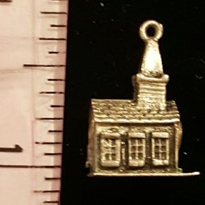 CHARM: stainless silver CHAPEL