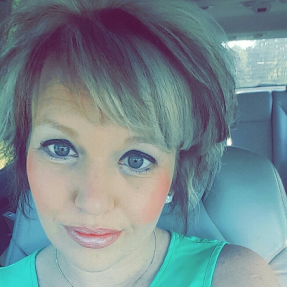 Meet your Posher, Shanna - Picture 1 of 1