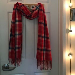 Hollister blanket scarf