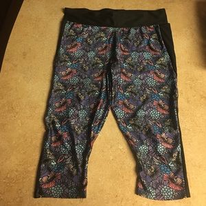 Black & Floral Workout Capris