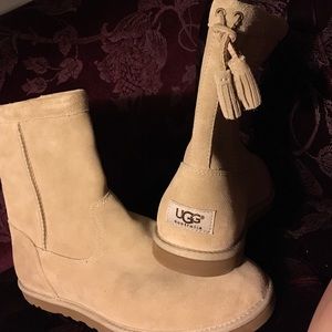 Cream Australia Uggs, size 11