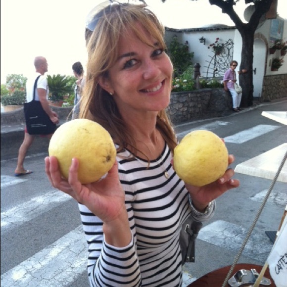 Lisa's Poshmark Closet ❤️ - Picture 2 of 4