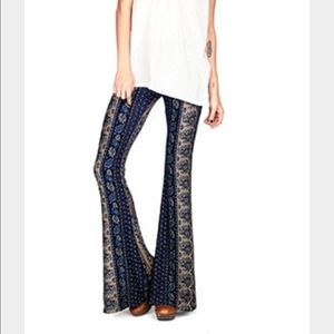 Novella royal Janis bells