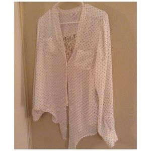 ⭐️ SALE ⭐️ Candies Polkadot Button Up