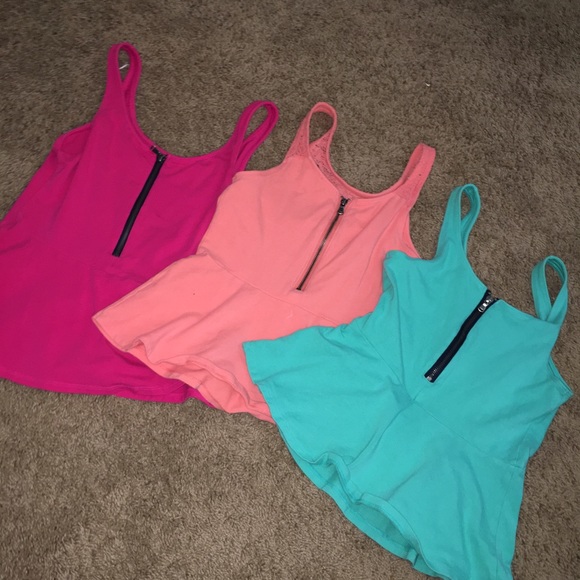 3 Express tops💝 - Picture 2 of 4