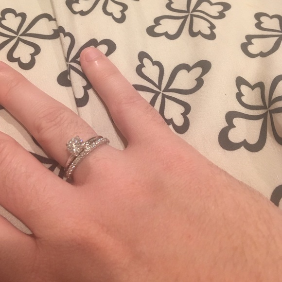 Diamond engagement and wedding ring - Picture 2 of 3