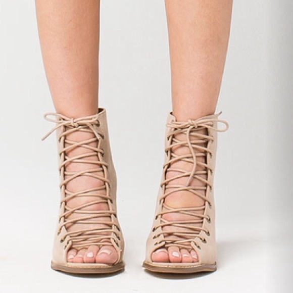 Shoes - 🎯Clearance🎯HOST PICK🎉Lace Up Sandals