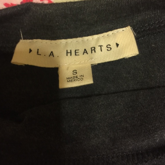 grey l.a hearts ruffle crop top - Picture 2 of 4