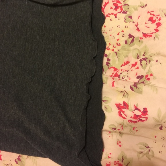 grey l.a hearts ruffle crop top - Picture 3 of 4