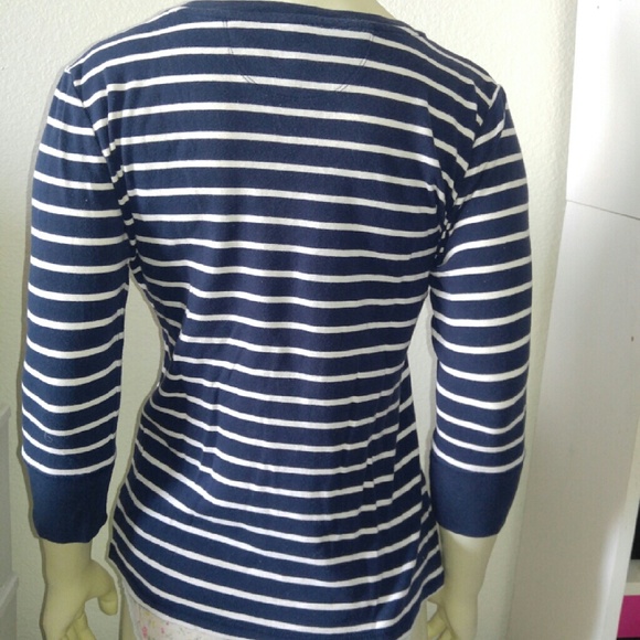 🆓 🌻Blue and White Stripes Tee🌻 - Picture 2 of 3