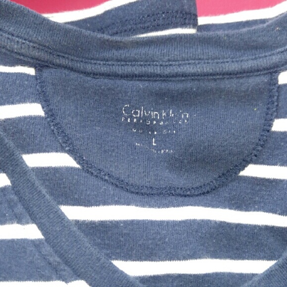 🆓 🌻Blue and White Stripes Tee🌻 - Picture 3 of 3