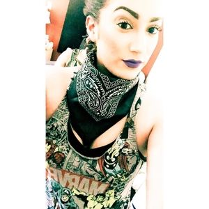 Meet your Posher, Andrea