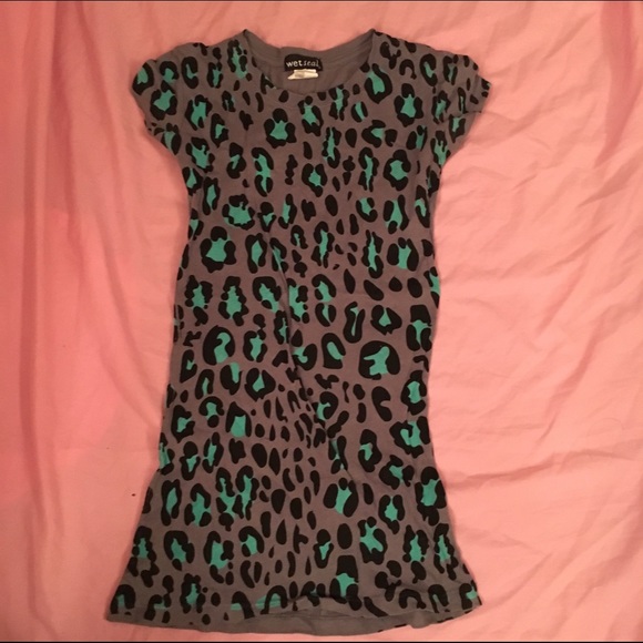 Grey and Sea Foam Green Leopard tee