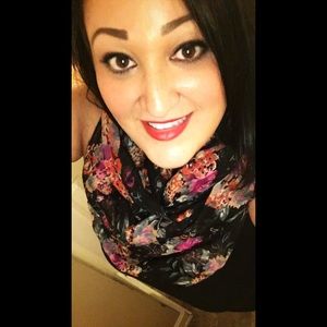 Meet your Posher, Lory