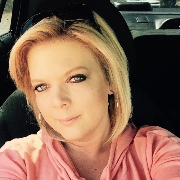 Meet your Posher, Randi - Picture 3 of 4