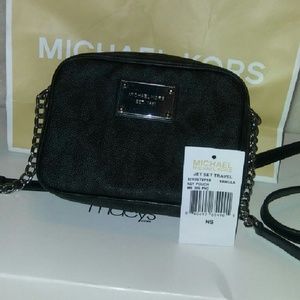 Micheal Kors black jet set crossbody
