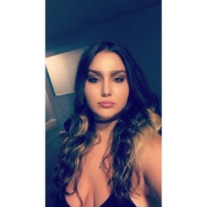 Meet your Posher, Desiree