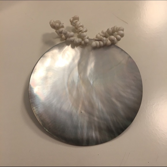Natural shell pendant - Picture 2 of 4