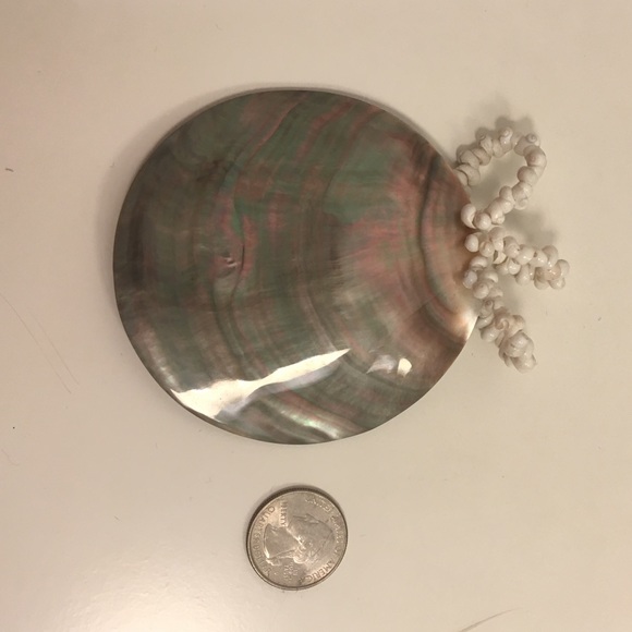 Natural shell pendant - Picture 4 of 4