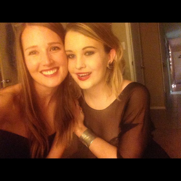 Meet your Posher, Elissa - Picture 2 of 2