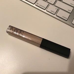 NARS Radiant Creamy Concealer in Chantilly