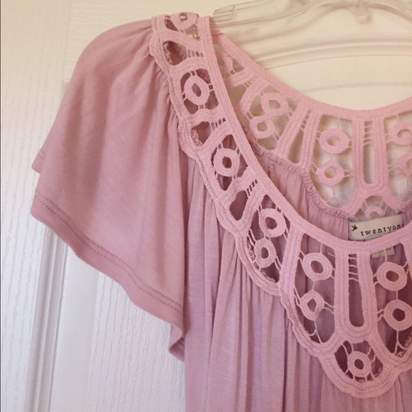 Pink blouse - Picture 3 of 3