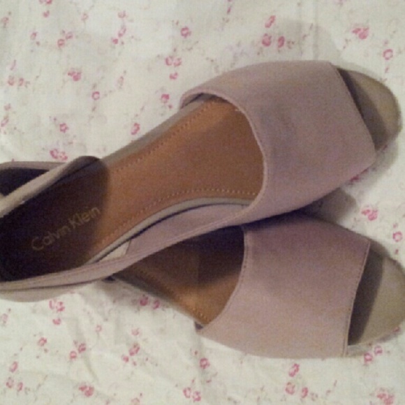 Flats: SOLD - Picture 1 of 4