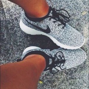 Meet your Posher, Mia