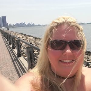 Meet your Posher, Crystal