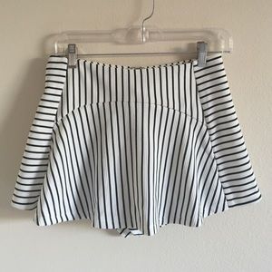 LF STRIPED SKORT