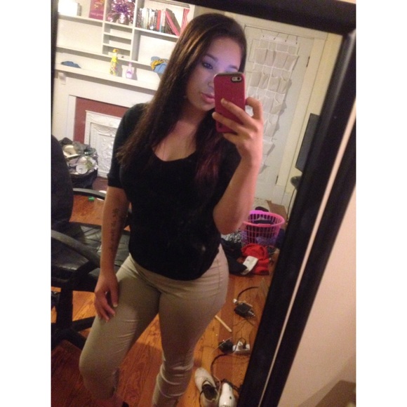 Meet your Posher, Hannah - Picture 1 of 1